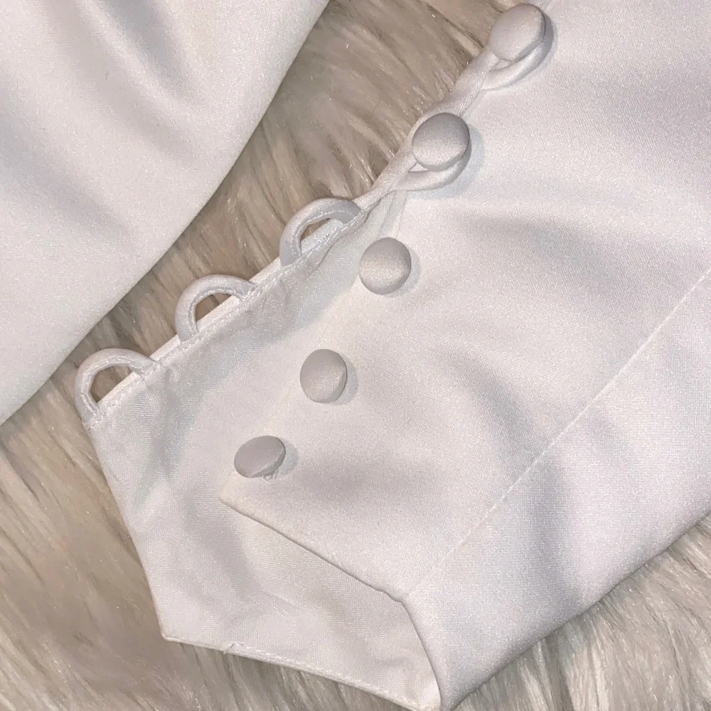 pair white